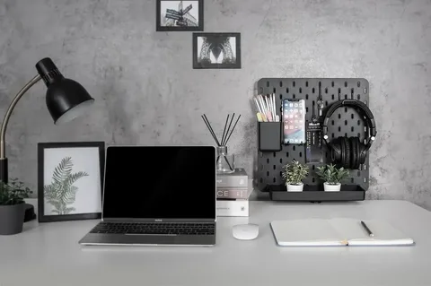 Modern Desk Accessories