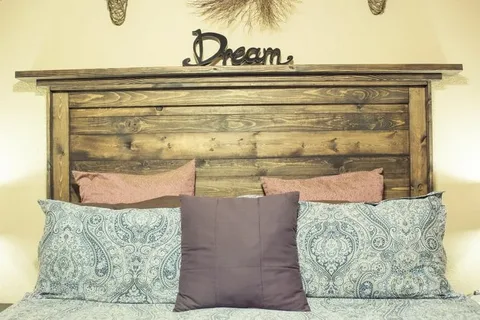 DIY Headboard from Reclaimed Wood