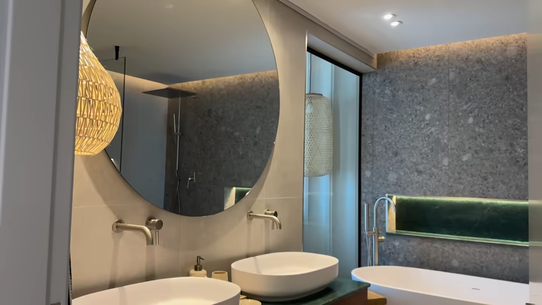 Large Statement Mirror to Open Up the Space