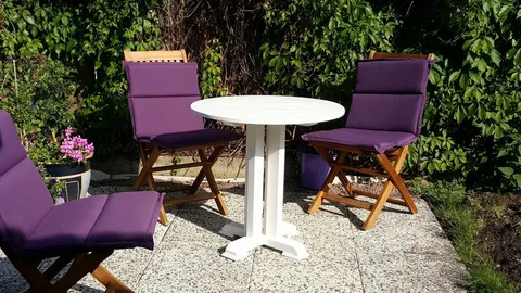 Create A Focal Point & Feature Seating