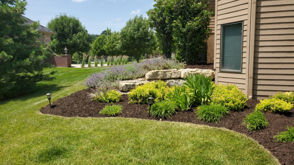 Simple Grass and Mulch Layout